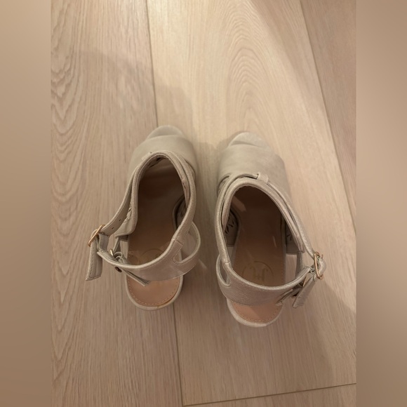 Ankle Strap Neutral Heels Sandals - Picture 3 of 4